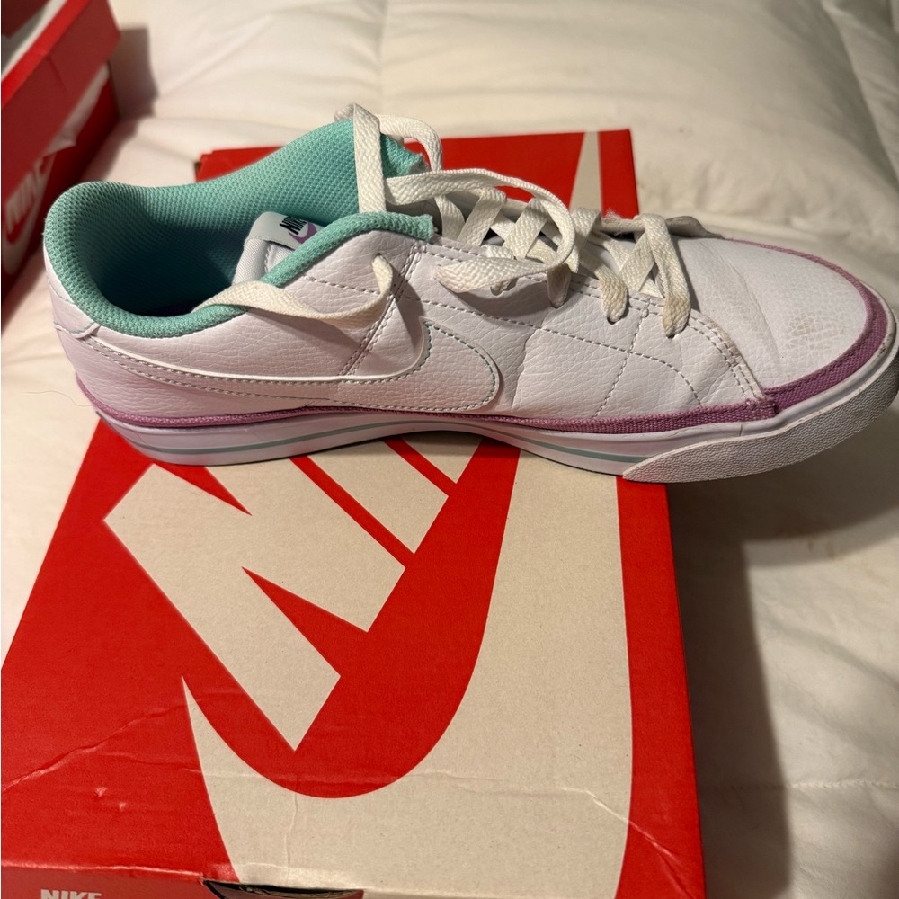 Nike White and Teal Sneakers with Purple Trim